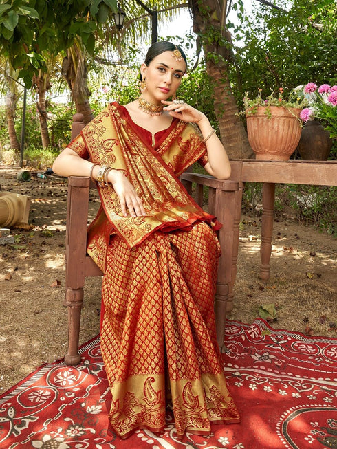 Vasthrlay Traditional Unstitched Saree