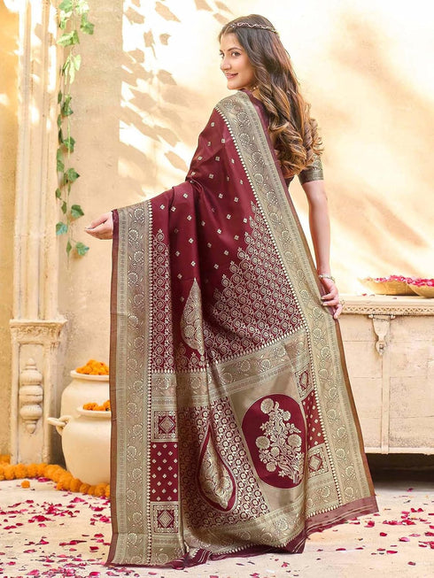 Vasthrlay Jacquard Blue Saree