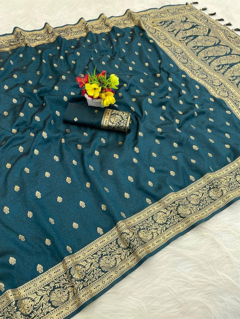 Vasthrlay Banarasi Weaving