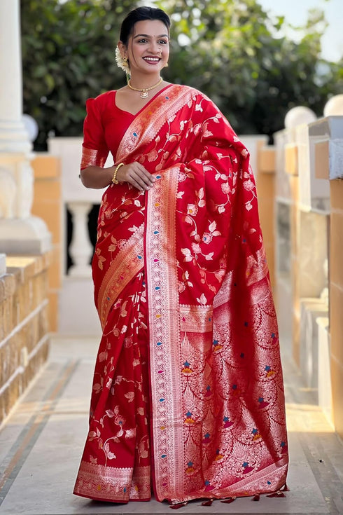 Vasthrlay Kanjivaram Handloom Golden Ethnic Wear
