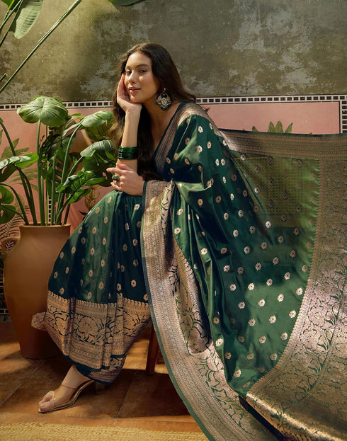 Vasthrlay Kanjivaram Jacquard Unstitched Pink Saree