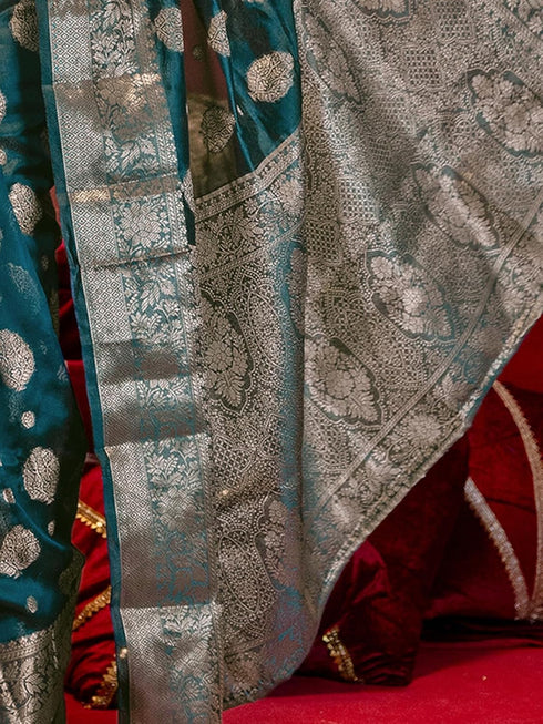Vasthrlay Shimmer Embroidery Turquoise Saree