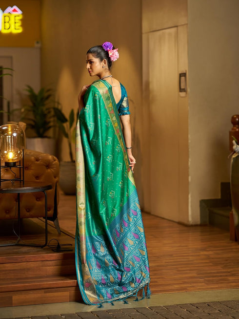 Vasthrlay Unstitched Multicolor Comfortable Friendly Saree