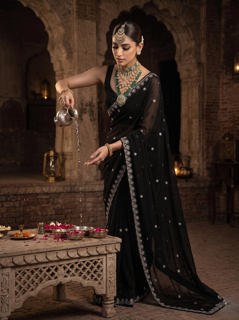 Vasthrlay Border Unstitched Saree