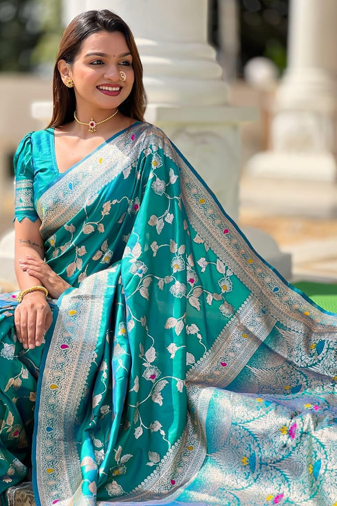 Vasthrlay Kanjivaram Handloom Golden Ethnic Wear