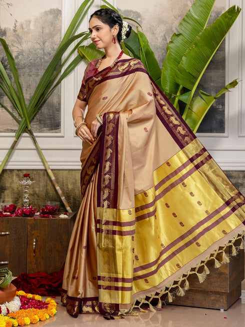 Vasthrlay Special Weaving Unstitched Light Green Saree
