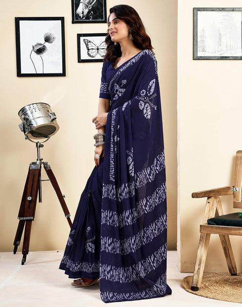 Vasthrlay Womens Printed Unstitched Dark Green Saree