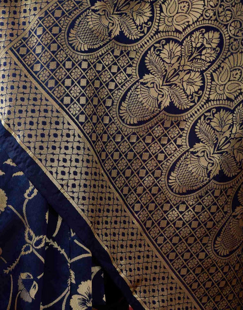 Vasthrlay Banarasi Saree Kanjivaram Collections