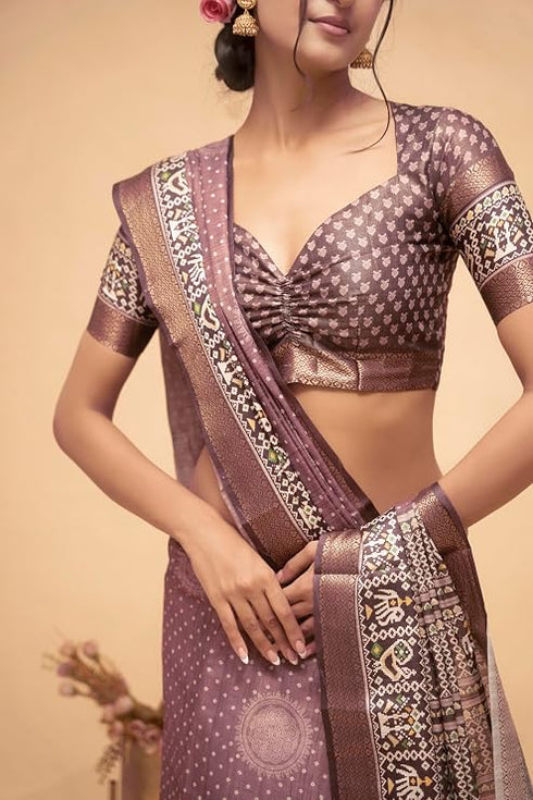 Vasthrlay Abstract Print Polyester Saree With Zari Border And Unstitched Blouse Piece