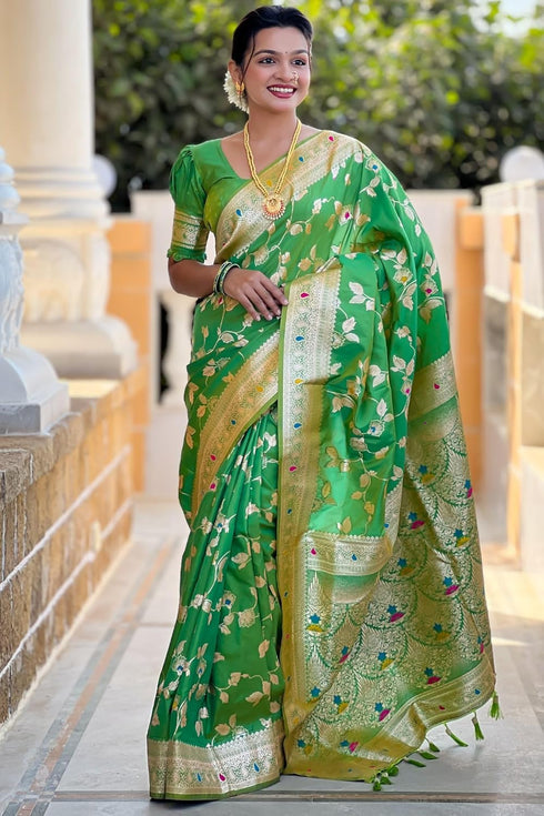 Vasthrlay Kanjivaram Handloom Golden Ethnic Wear