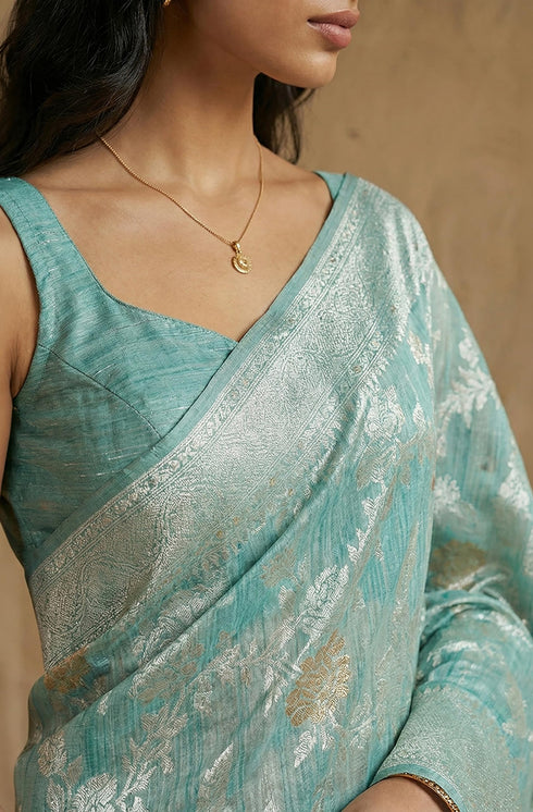Vasthrlay Jacquard Floral Saree