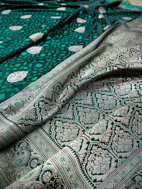 Vasthrlay Saree