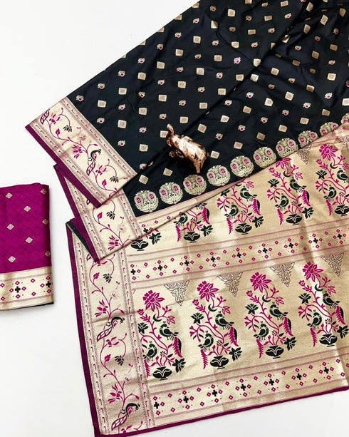 Vasthrlay Paithani Weaving Peacock