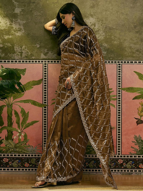 Vasthrlay Embroidery Scalloped Dark Olive Green Saree With Unstitched Blouse Piece