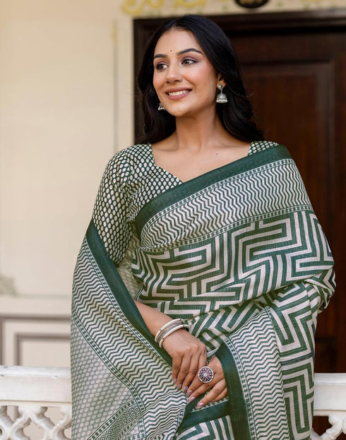 Vasthrlay Womens Printed Unstitched Maroon Saree
