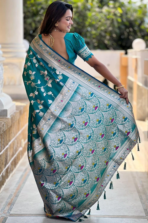Vasthrlay Kanjivaram Handloom Golden Ethnic Wear