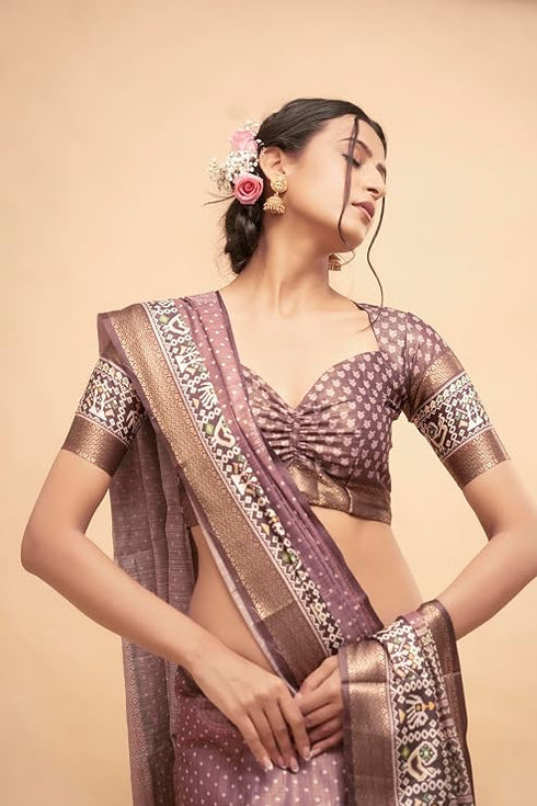 Vasthrlay Abstract Print Polyester Saree With Zari Border And Unstitched Blouse Piece