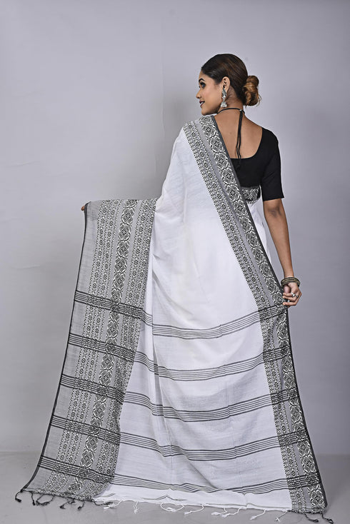 Vasthrlay Begampuri Traditional Saree