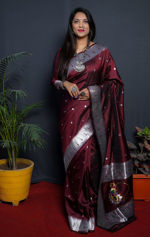 Vasthrlay Paithani Unstitched Saree