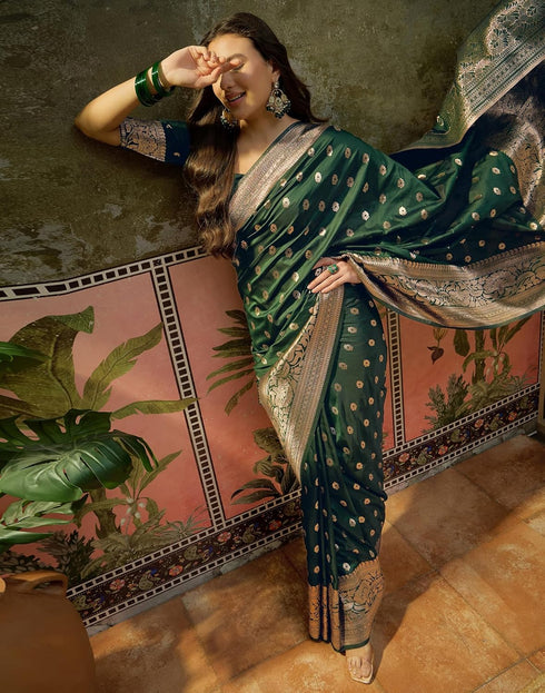 Vasthrlay Kanjivaram Jacquard Unstitched Pink Saree