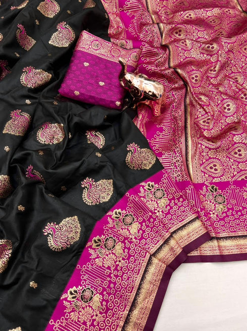 Vasthrlay Paithani Weaving Peacock