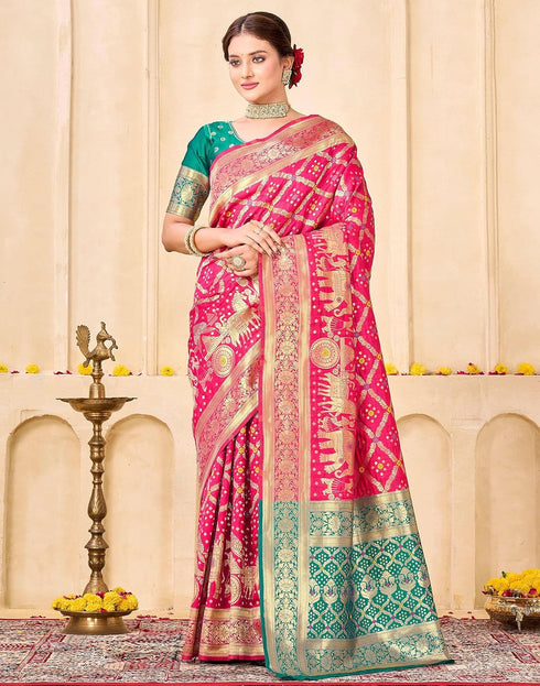 Vasthrlay Womens Weaving Pink Saree With Green Unstitched Blouse Piece