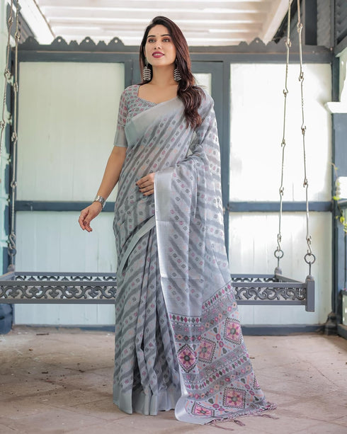 Vasthrlay Floral Prints Tasseled Saree