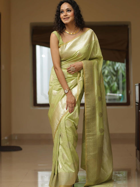 Vasthrlay Saree Kanjivaram Silk Pari Gold
