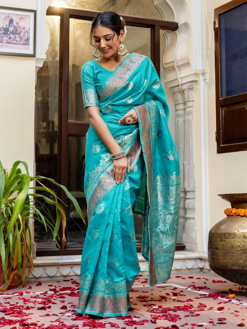 Vasthrlay Womens Weaving Unstitched Lavender Saree