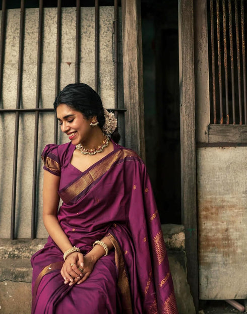 Vasthrlay Banarasi Jacquard Unstitched Dark Green Saree