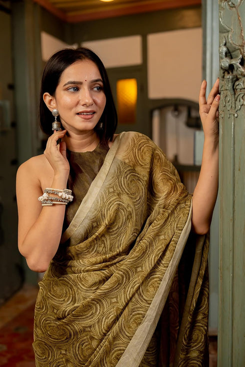 Vasthrlay Fashion Chiffon Geometric Printed Ethnic Wear