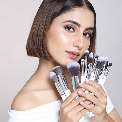 Praush P10 - Angled Crease blending/Nose contour Brush