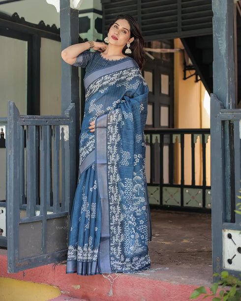 Vasthrlay Floral Printed Tassels Saree