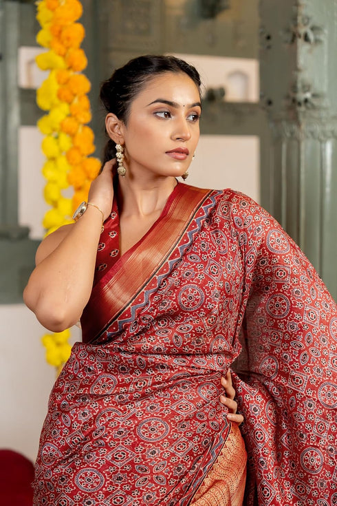 Vasthrlay Fashion Paisley Printed Grey Ethnic Wear