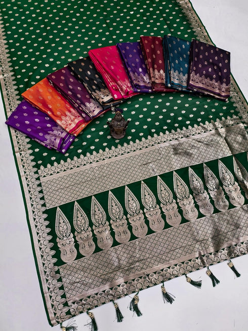 Vasthrlay Banarasi Weaving