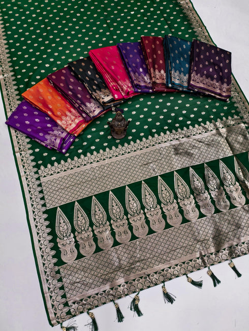Vasthrlay Banarasi Weaving