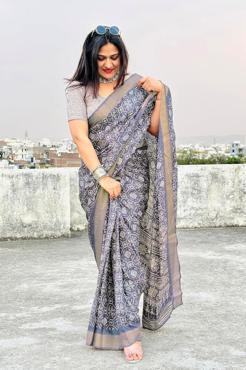 Vasthrlay Fashion Handloom Printed Dusty Ethnic Wear
