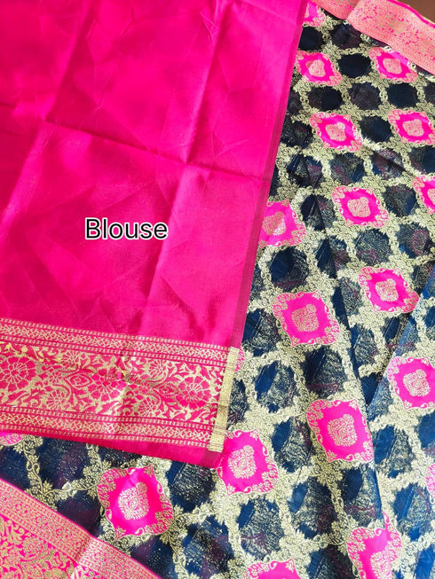 Vasthrlay Banarasi Weaving Contrast