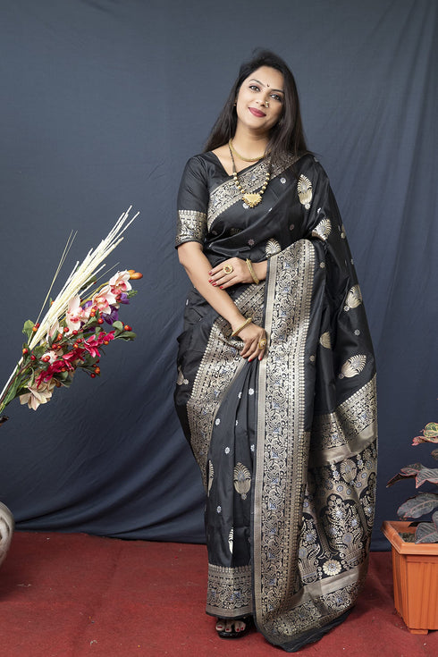 Vasthrlay Banarasi Saree