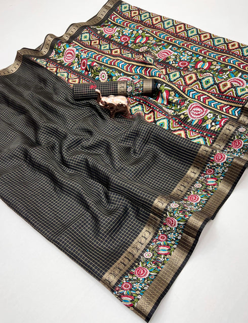 Vasthrlay Tussar Bandhani Weaving