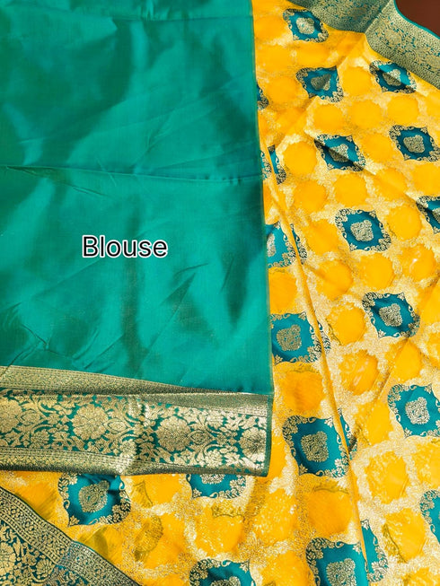 Vasthrlay Banarasi Weaving Contrast