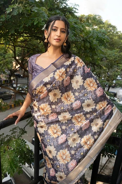Vasthrlay Mauve Geometric Triangle Print Polyester Saree With Muted Gold Zari Border And Teal Blue Ruched Unstitched Blouse Piece