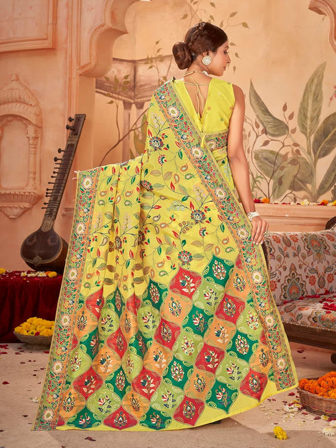 Vasthrlay Kashmiri Pashmina Heritage White Ethnic Wear