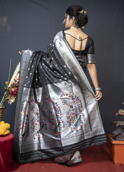 Vasthrlay Paithani Unstitched Saree