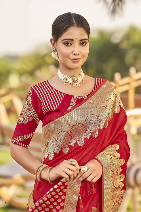 Vasthrlay Adorable Pattern Banarasi Piece Mn1745