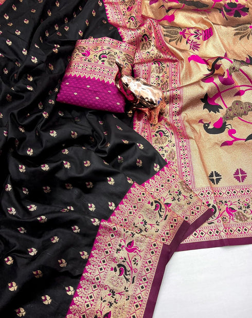 Vasthrlay Paithani Weaving Peacock