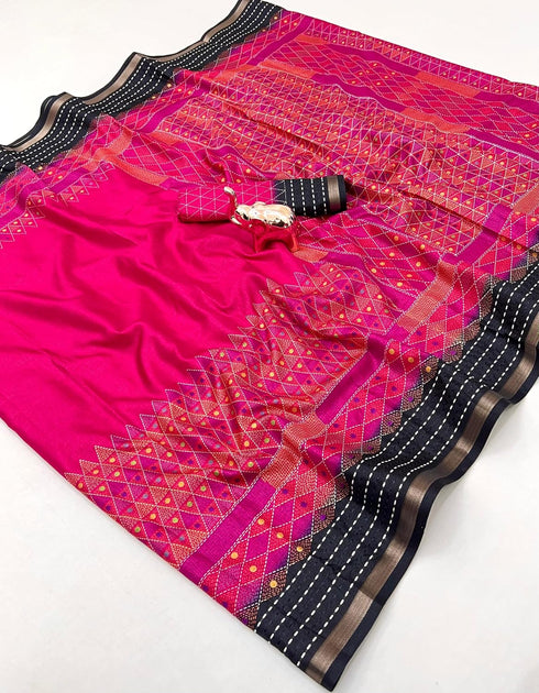 Vasthrlay Gadhwal Weaving Contrast