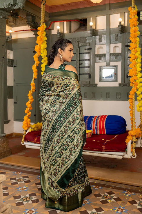Vasthrlay Fashion Paisley Printed Grey Ethnic Wear