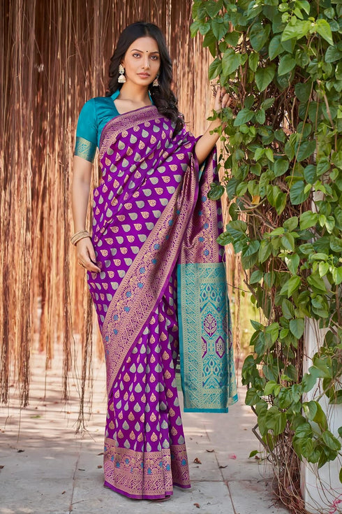 Vasthrlay Banarasi Premium Red Ethnic Wear