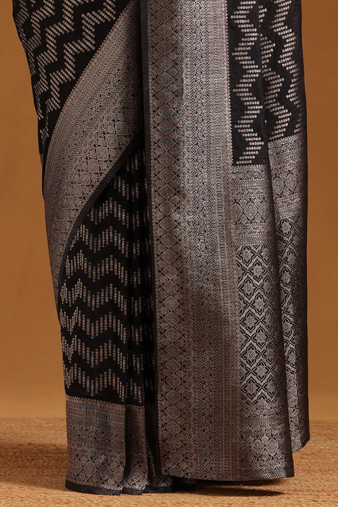 Vasthrlay Orange Georgette Woven